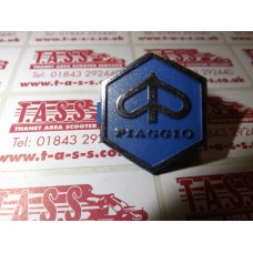 PIAGGIO CLIP IN HORNCAST BADGE EARLY TYPE
